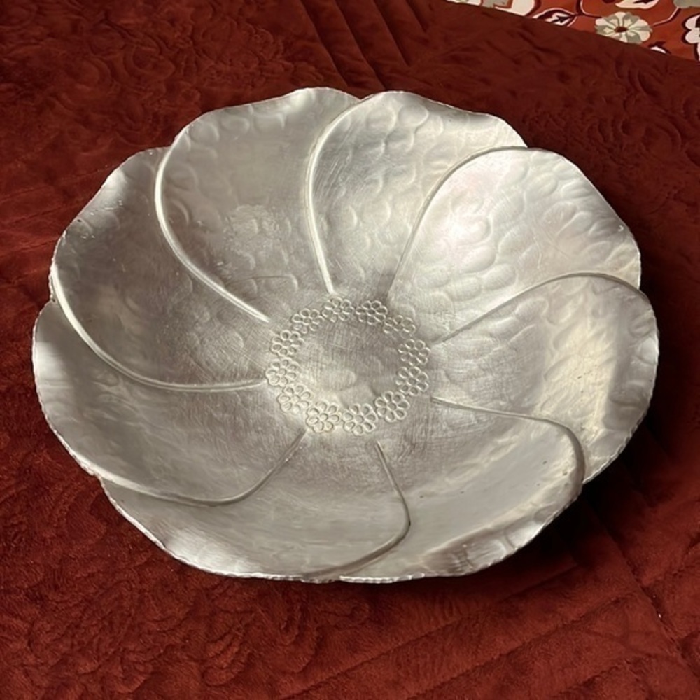 Vintage B W Buenilum hammered aluminum Servín bowl that’s a nice ball